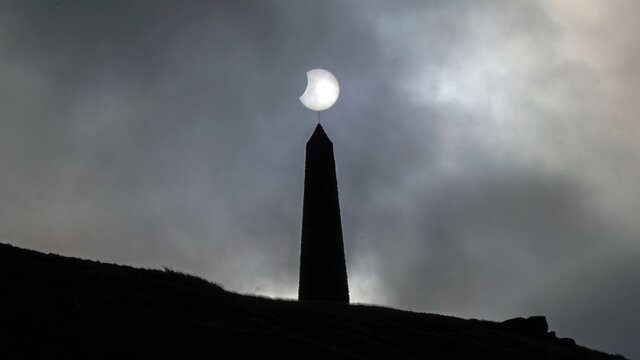 آخرین خورشید گرفتگی سال ۲۰۲۲ در سراسر جهان چگونه گذشت؟ + تصاویر آخرین خورشید گرفتگی سال ۲۰۲۲ در سراسر جهان چگونه گذشت؟ + تصاویر