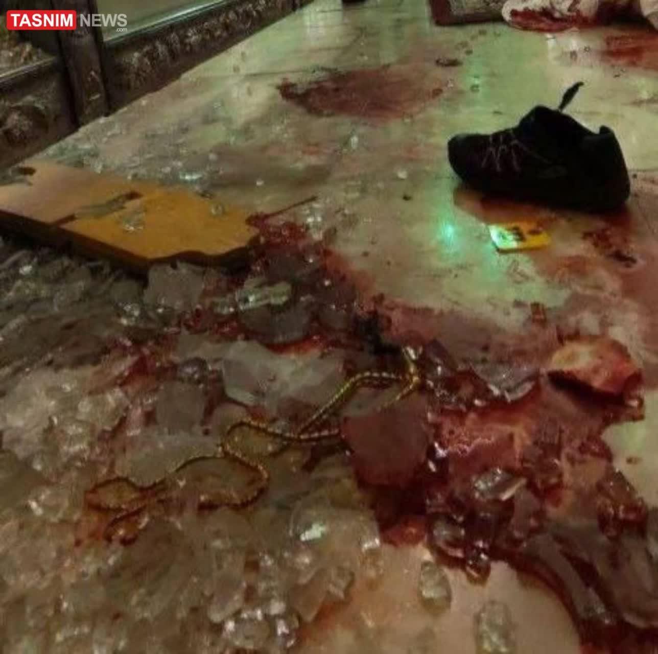 تصاویری تلخ از داخل حرم حضرت شاهچراغ(ع) پس از حادثه تروریستی