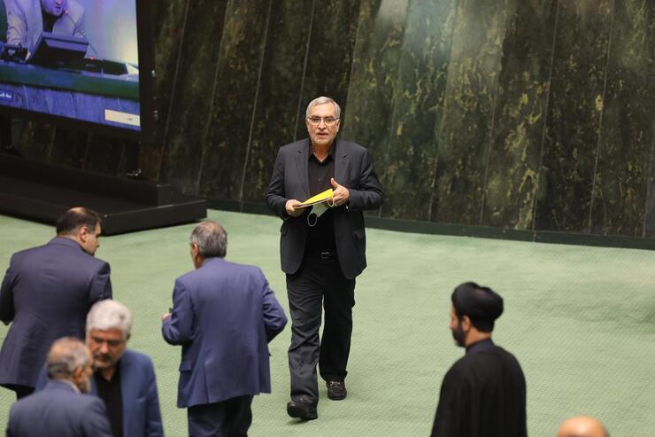 سوال ملی نمایندگان از وزیر بهداشت و درمان به دلیل افزایش قیمت دارو، از سوی هیات رئیسه مجلس اعلام وصول شد.