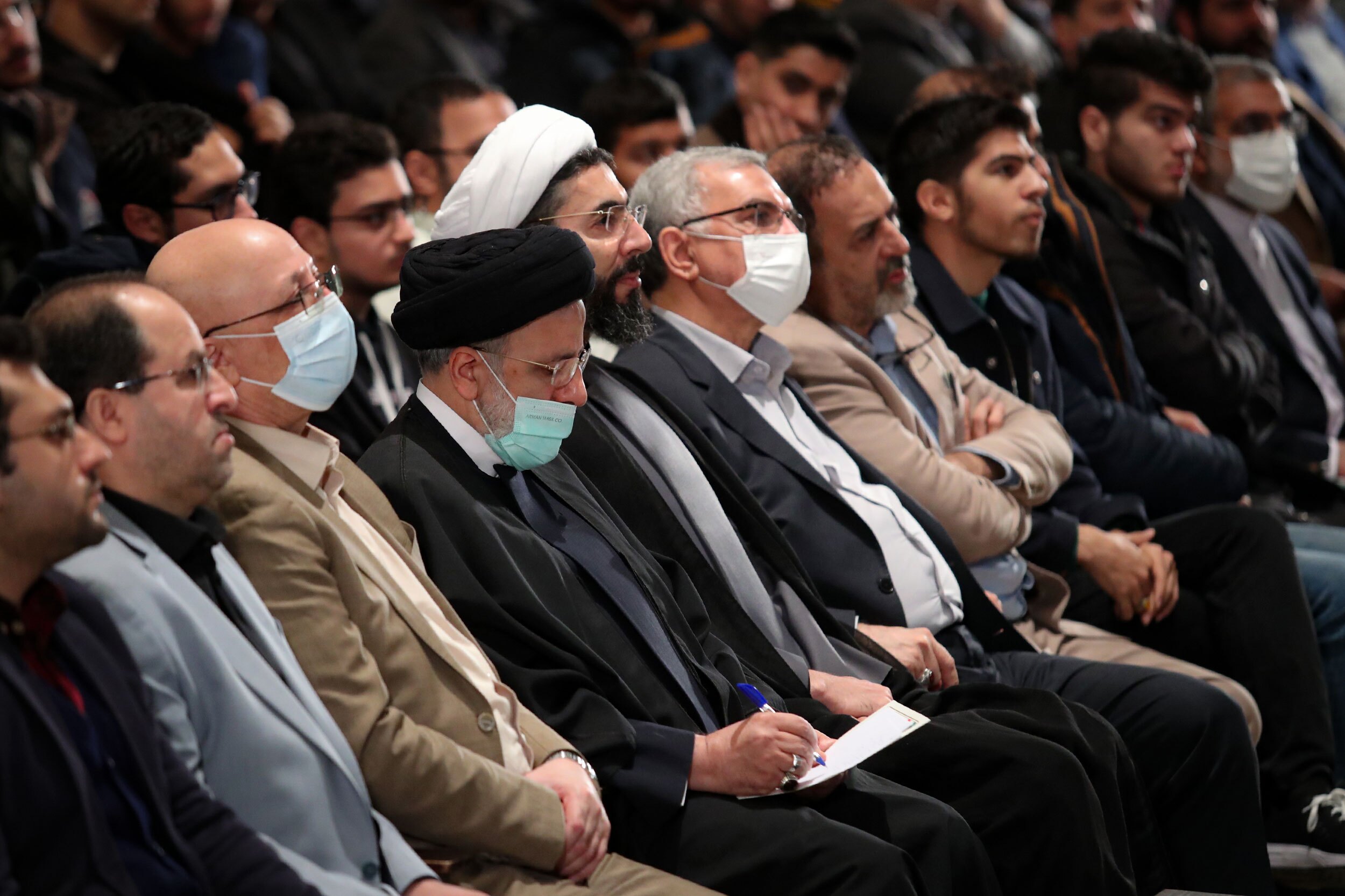 رئیس‌جمهور در دانشگاه تهران: به من گفتند امروز دانشگاه نروید| دنبال گشایشم نه تعطیلی دانشگاه| اعتراضات را باید شنید+ فیلم