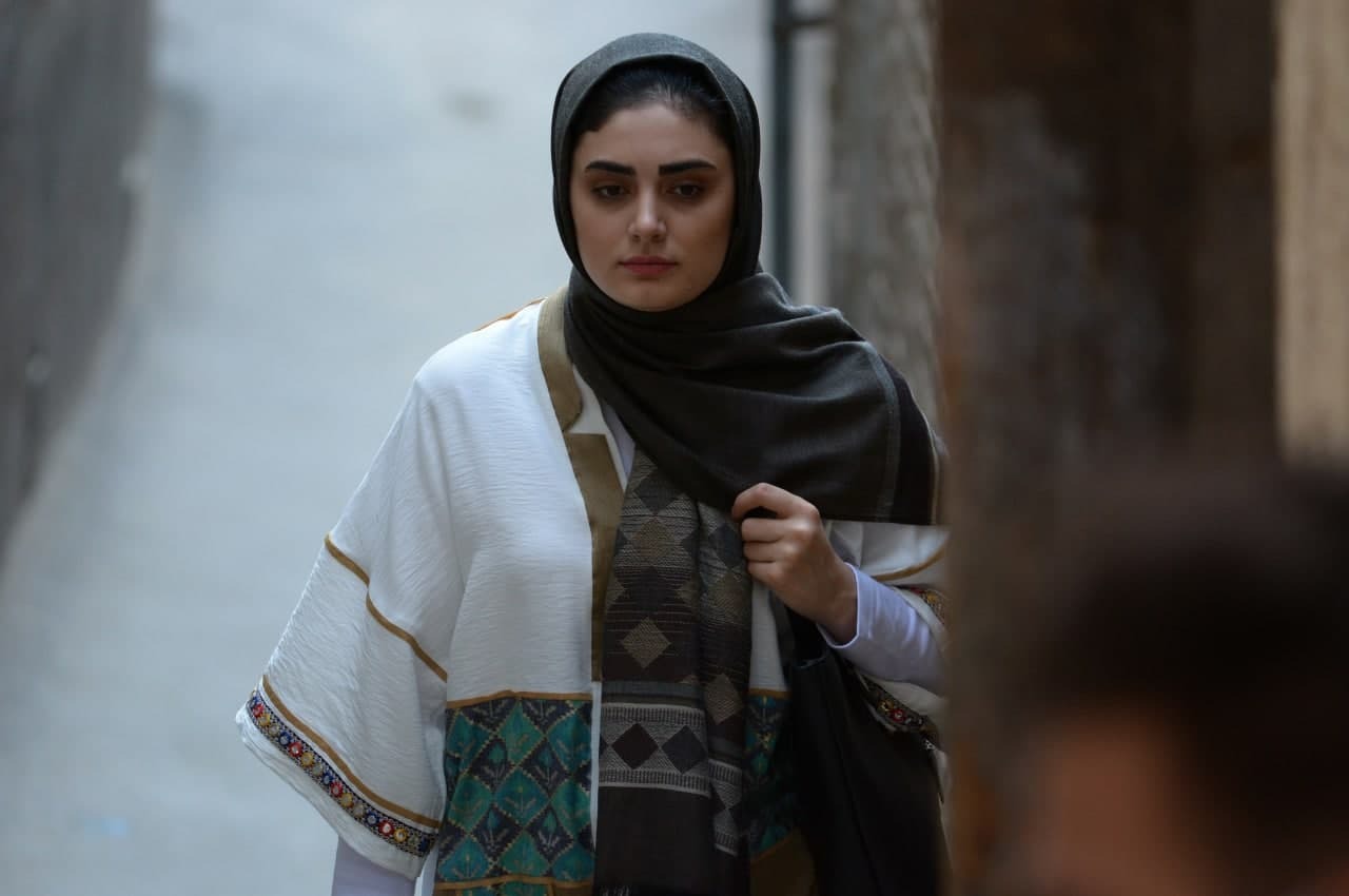 گفت و گو با «رهبر قنبری»، نویسنده و کارگردان فیلم «اینان» | چاره‌ای جز اکران در این وضعیت نداشتیم