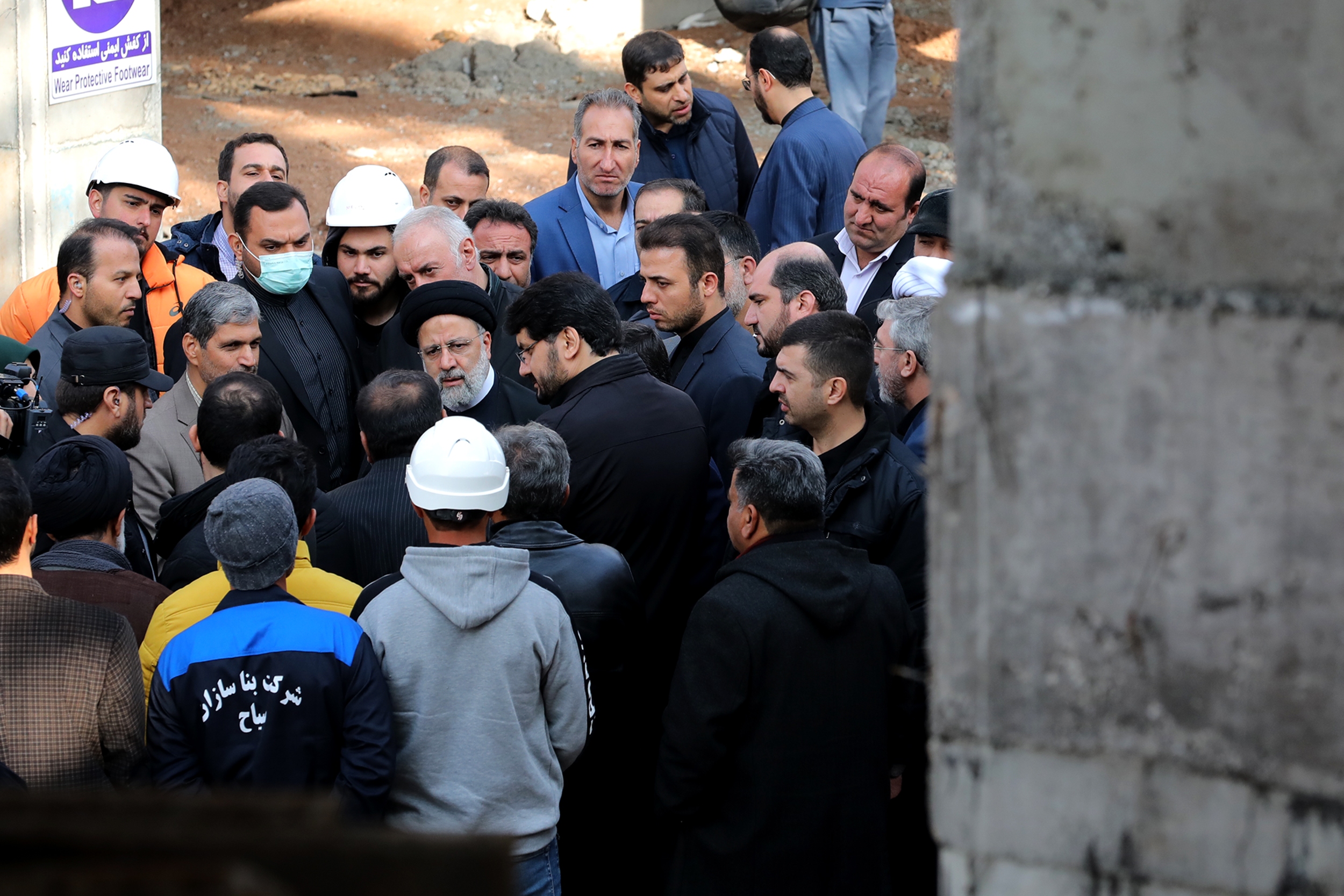 رئیسجمهور از متروی پرند و پروژه ۱۴۶۰ واحدی طرح نهضت ملی مسکن بازدید کرد+ فیلم و عکس رئیسجمهور از متروی پرند و پروژه ۱۴۶۰ واحدی طرح نهضت ملی مسکن بازدید کرد+ فیلم و عکس