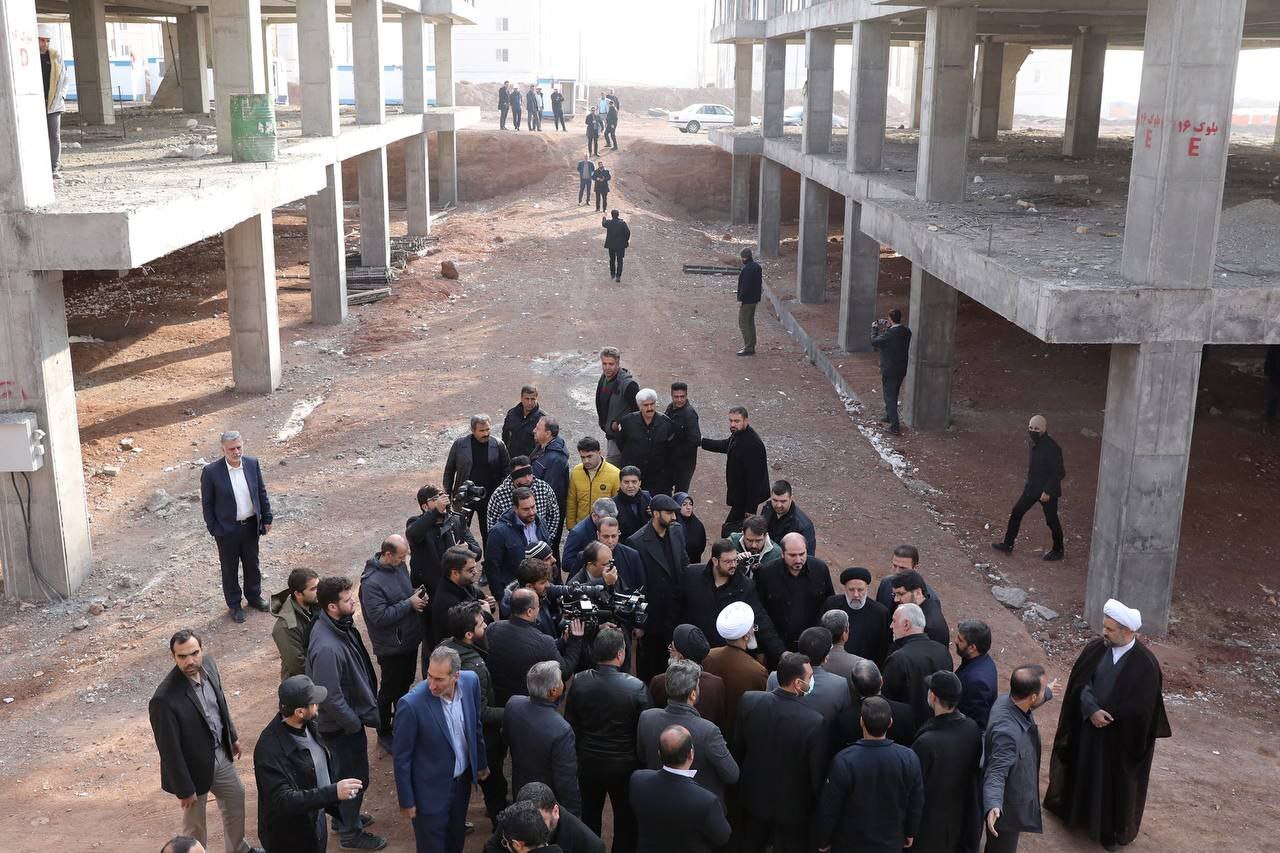 رئیسجمهور از متروی پرند و پروژه ۱۴۶۰ واحدی طرح نهضت ملی مسکن بازدید کرد+ فیلم و عکس رئیسجمهور از متروی پرند و پروژه ۱۴۶۰ واحدی طرح نهضت ملی مسکن بازدید کرد+ فیلم و عکس