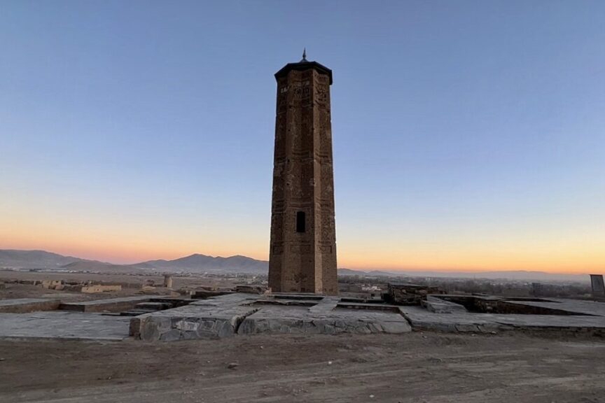 نگاهی به منارههای مسعود و بهرامشاه در شهر غزنی افغانستان + عکس نگاهی به منارههای مسعود و بهرامشاه در شهر غزنی افغانستان + عکس