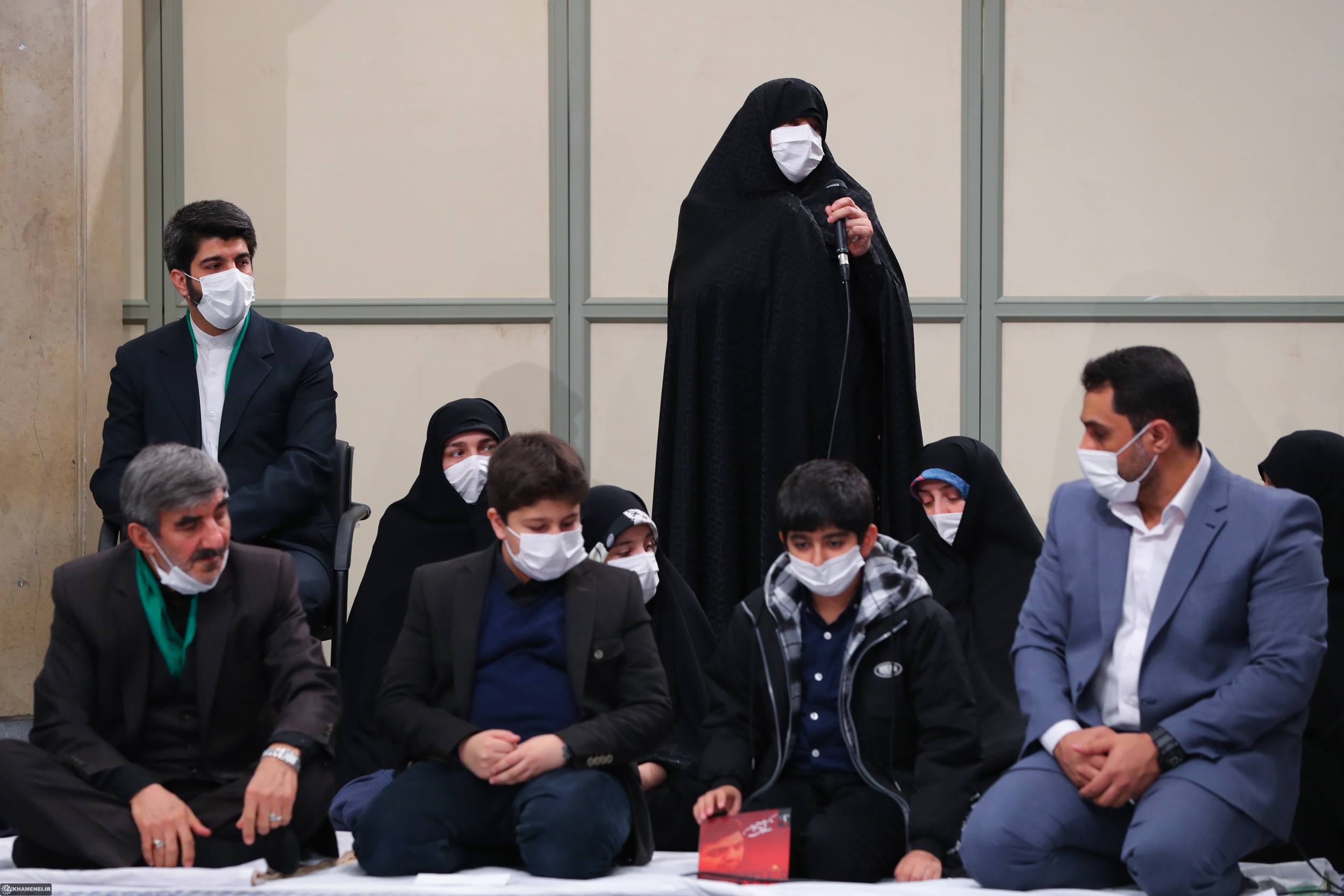 رهبر انقلاب: حادثه تروریستی شاهچراغ موجب رسوایی آمریکایی‌ها شد| دستگاه‌های فرهنگی جنایت‌های دشمنان را برای جوانان تبیین کنند+ عکس