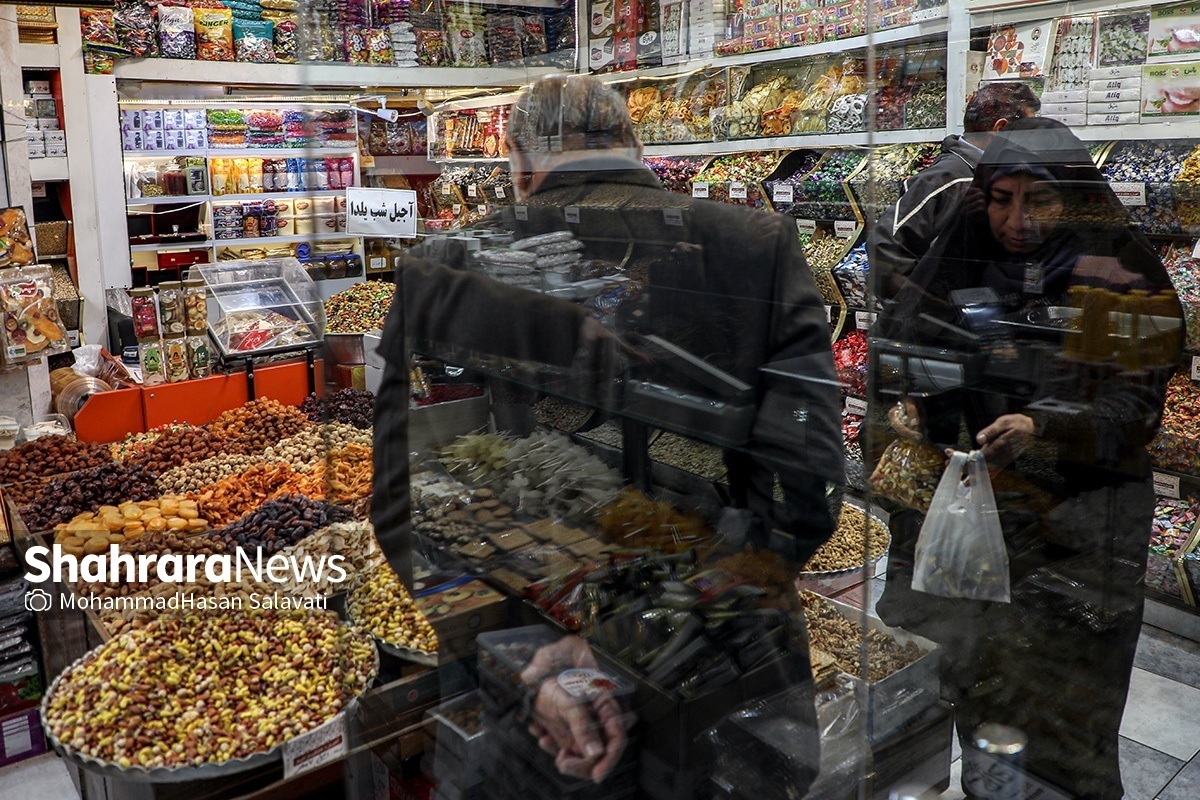 ویدئو | تورم و چله نشینی | حال و هوای  بازار میوه و آجیل مشهد در آستانه یلدا