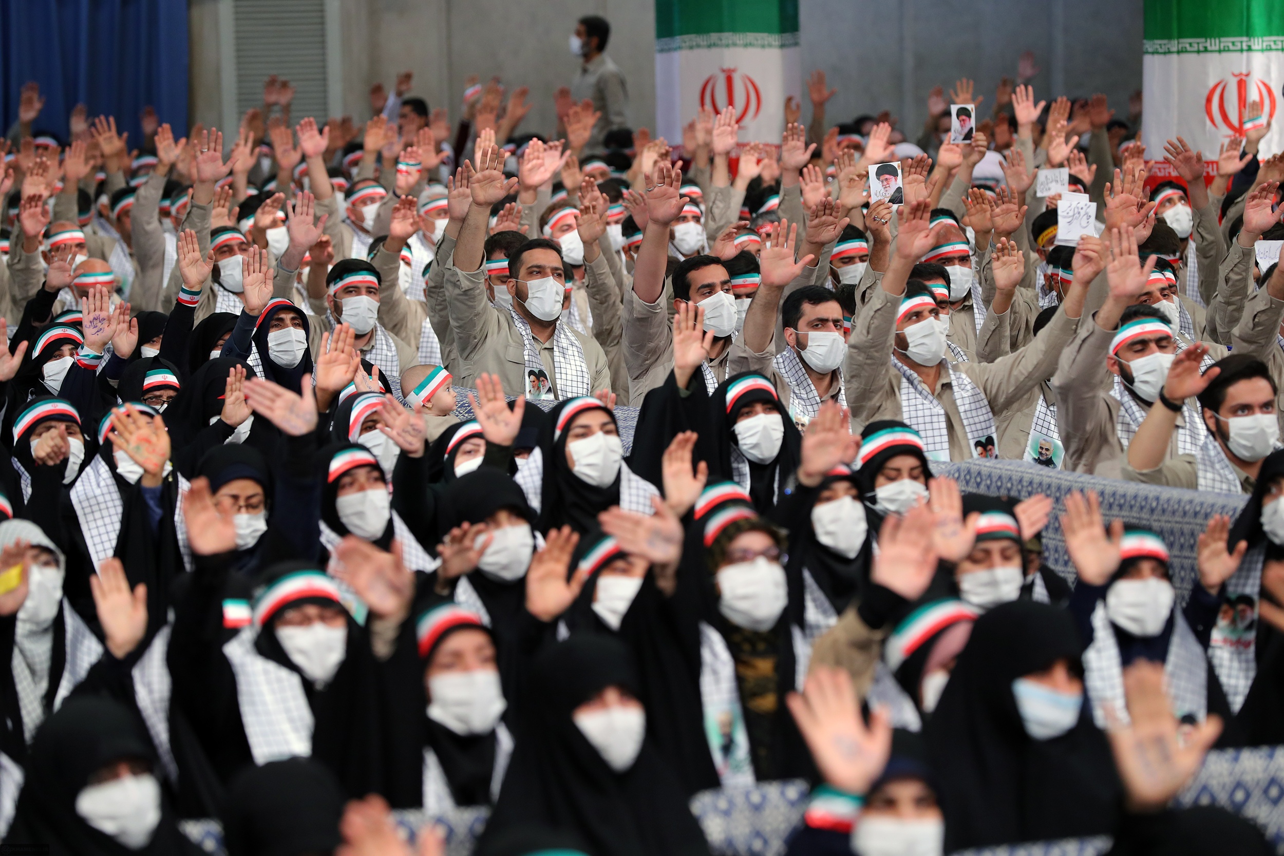 رهبر انقلاب: در قضایای اخیر، بسیجی‌های مظلوم خودشان مظلوم واقع شدند| بسیج صرفاً یک سازمان نظامی نیست+ فیلم و عکس