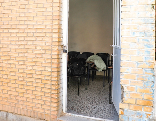 کلاس درس در کانکس، انباری و حیاط مدرسه! کلاس درس در کانکس، انباری و حیاط مدرسه!