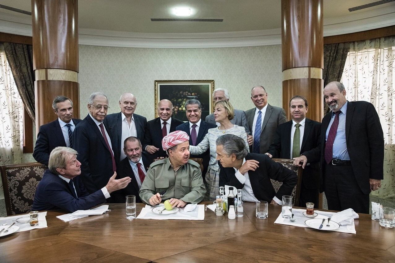 چه کسی مسیح علینژاد را به ماکرون رساند؟ + تصاویر چه کسی مسیح علینژاد را به ماکرون رساند؟ + تصاویر