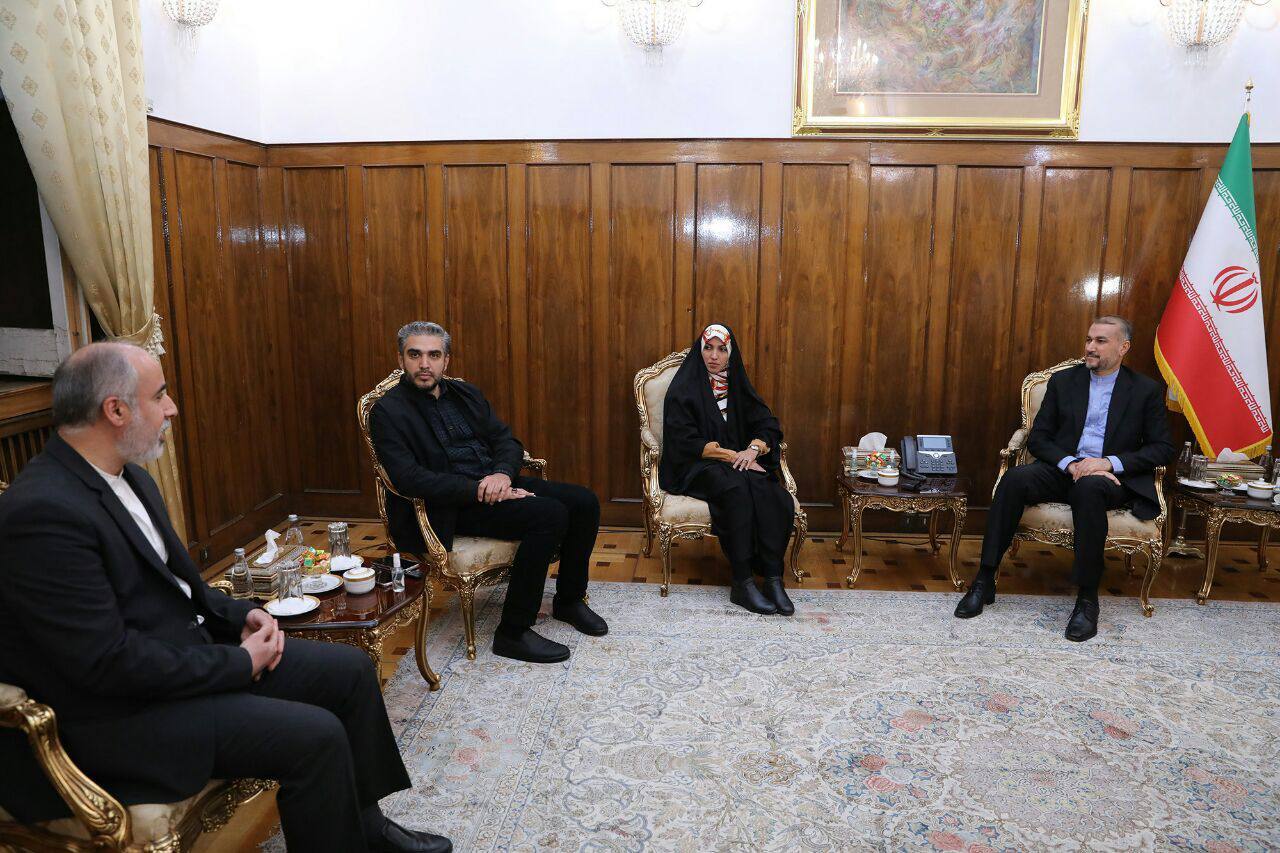 امیرعبداللهیان با آمنه سادات ذبیحپور و علی رضوانی خبرنگاران صداوسیما دیدار کرد+ جزئیات و عکس امیرعبداللهیان با آمنه سادات ذبیحپور و علی رضوانی خبرنگاران صداوسیما دیدار کرد+ جزئیات و عکس