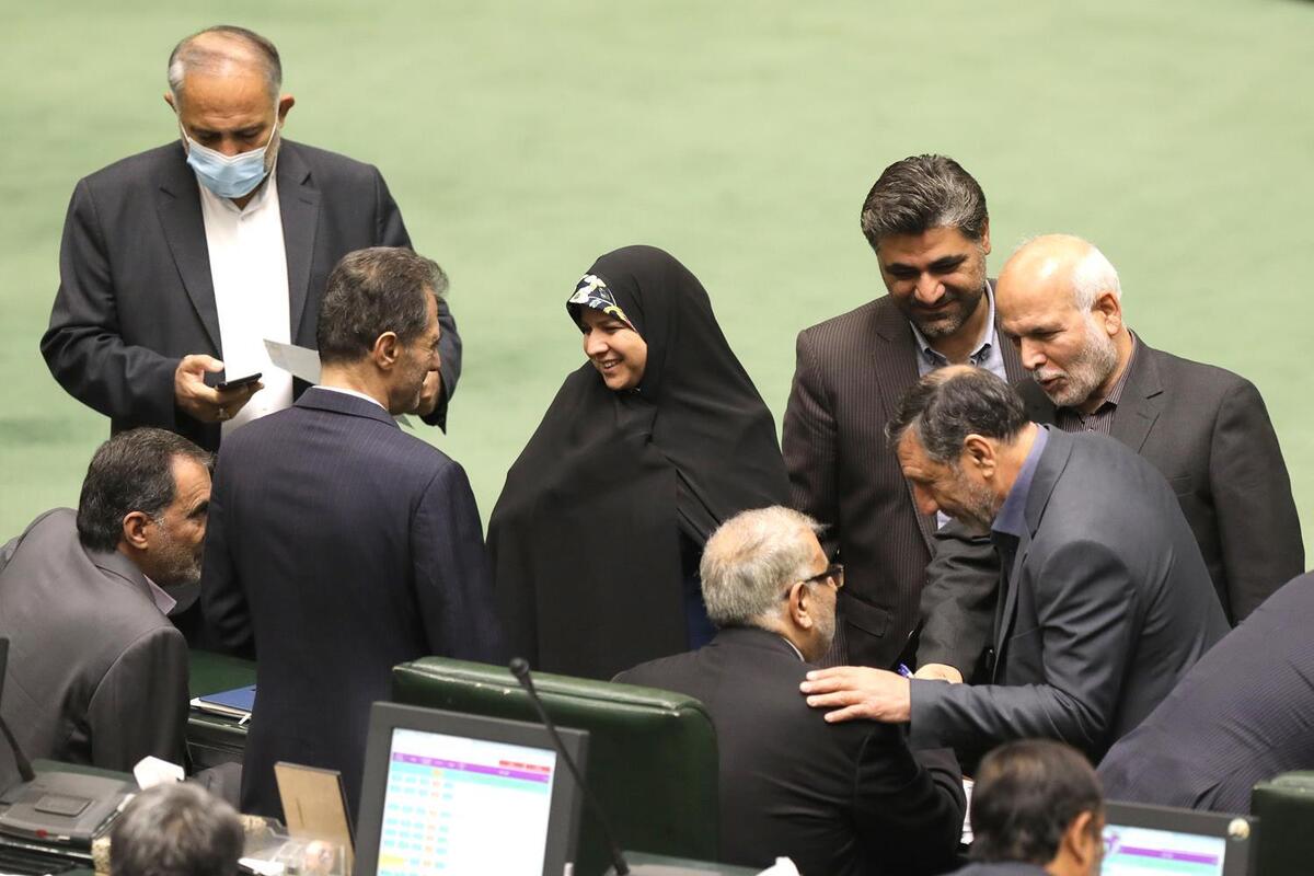 بررسی پرونده اسقاط خودرو و تشکیل سازمان پدافند غیرعامل در جلسه امروز مجلس (۹ آذر ۱۴۰۱)