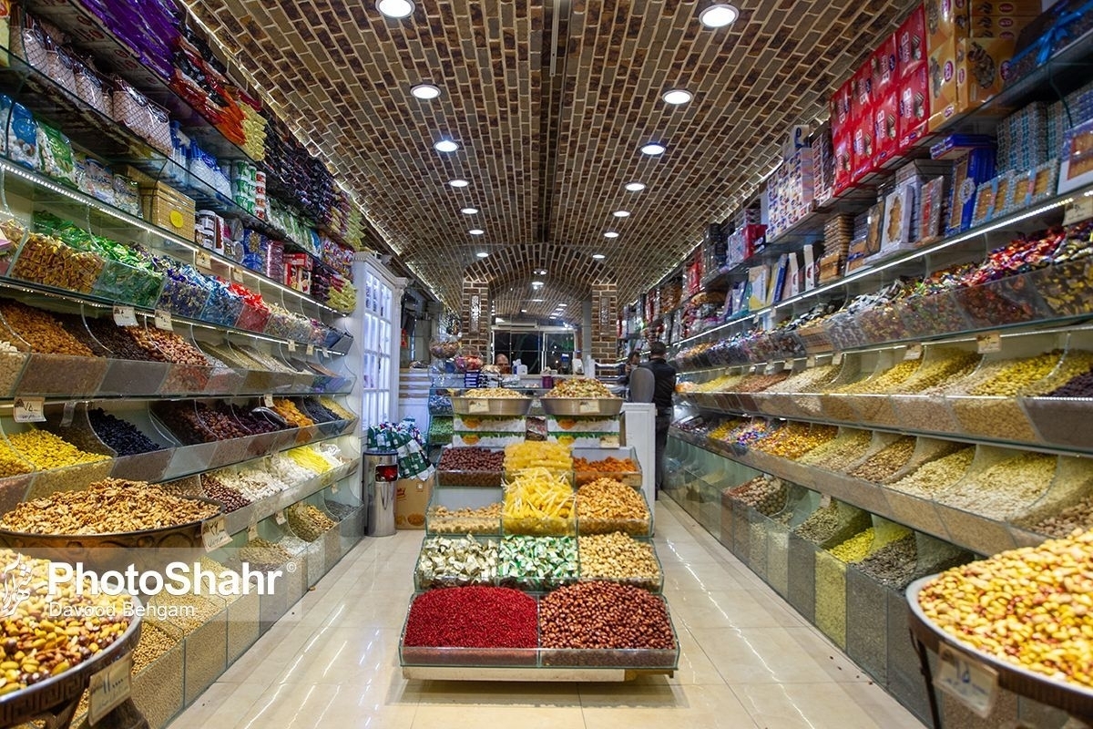  بررسی بازار نشان می‌دهد که قیمت آجیل و خشکبار در آستانه شب یلدا نجومی شده است. در حال حاضر مغز پسته، فندق و بادام هندی با نرخ‌های بیش از نیم میلیون تومان عرضه می‌شود.