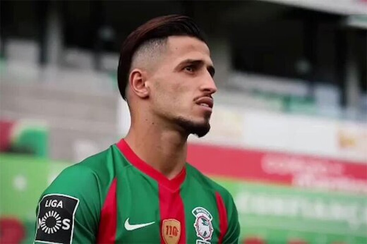باشگاه پرسپولیس زیر بار بدهی خود به مهاجم سابقش نمی‌رود.