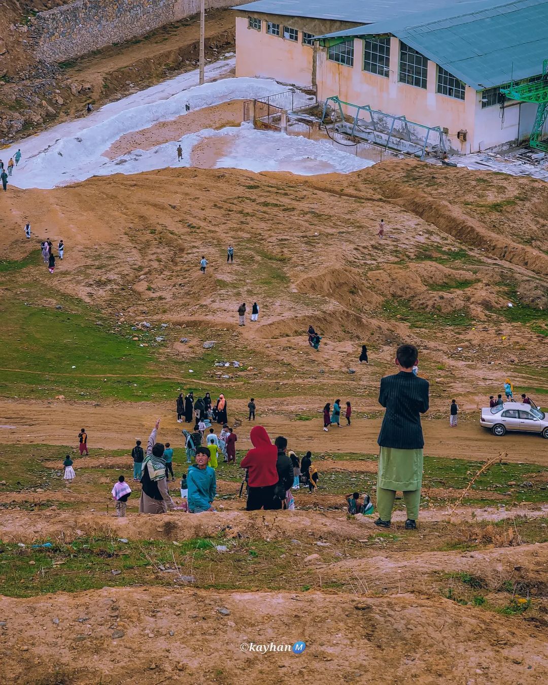 عکس‌هایی از بادبادک بازی در روزهای اول بهار در کابل