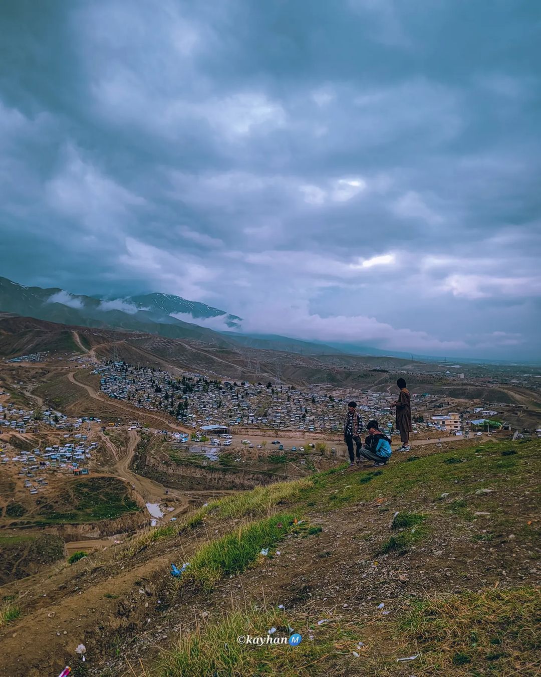 عکس‌هایی از بادبادک بازی در روزهای اول بهار در کابل