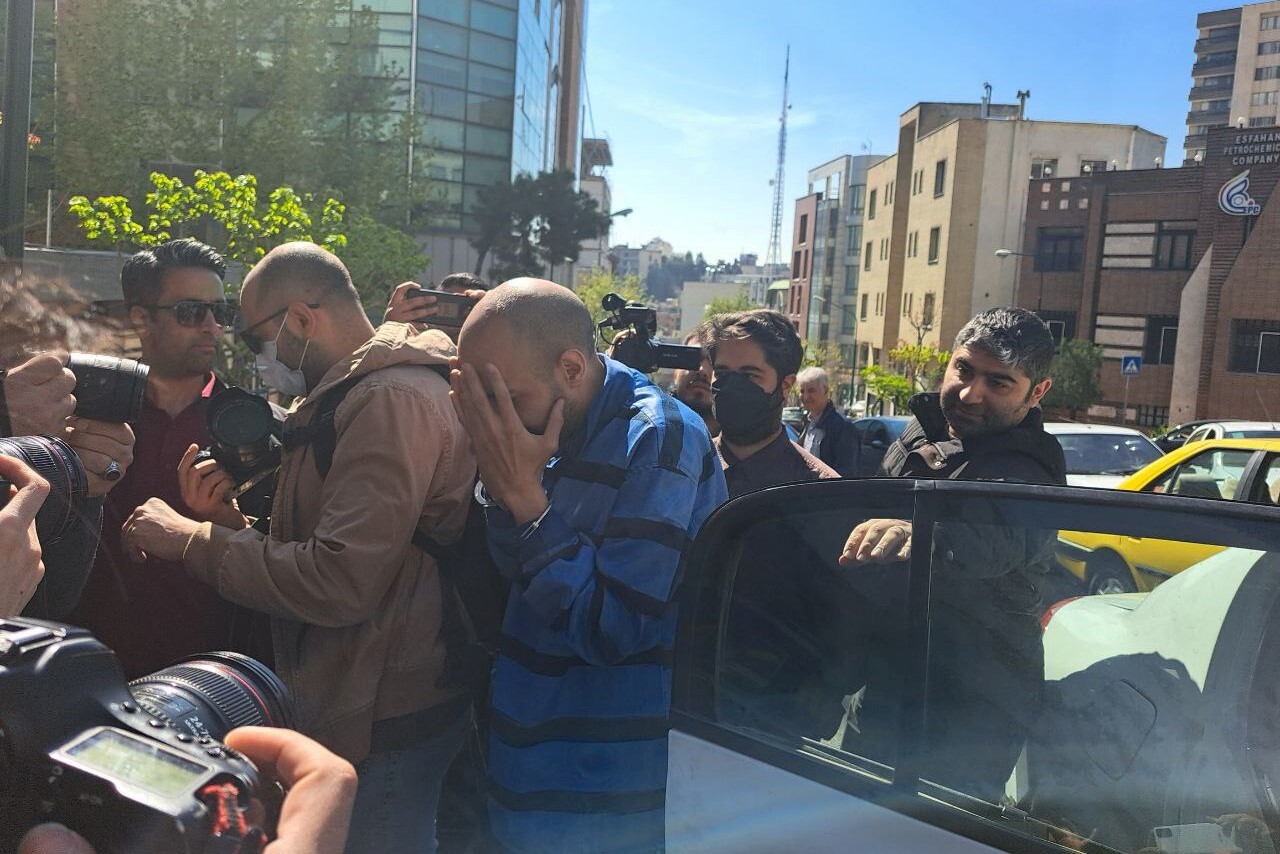 بازسازی صحنه سرقت ۵ میلیونی از یک بانک در تهران + عکس بازسازی صحنه سرقت ۵ میلیونی از یک بانک در تهران + عکس