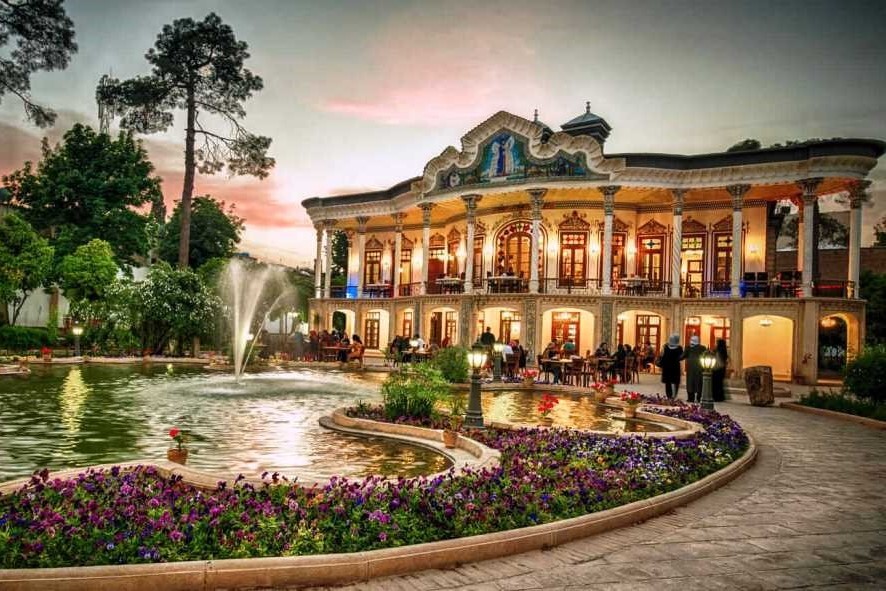 آیا نوروز زمان خوبی برای سفر به مشهد و شیراز است؟ آیا نوروز زمان خوبی برای سفر به مشهد و شیراز است؟