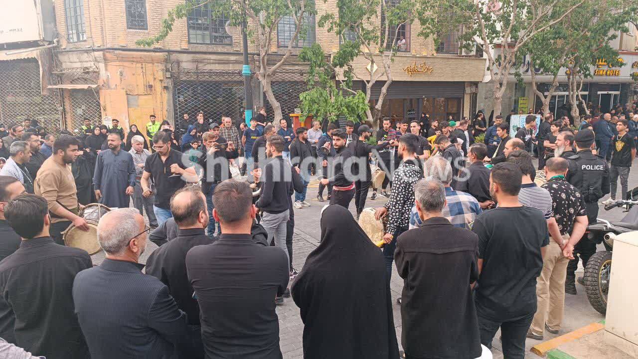 در سالروز شهادت امام متقیان؛ حرکت دسته عزاداران علوی به سمت حرم مطهر رضوی + تصاویر