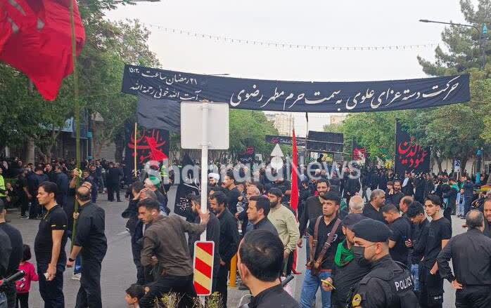 در سالروز شهادت امام متقیان؛ حرکت دسته عزاداران علوی به سمت حرم مطهر رضوی + تصاویر