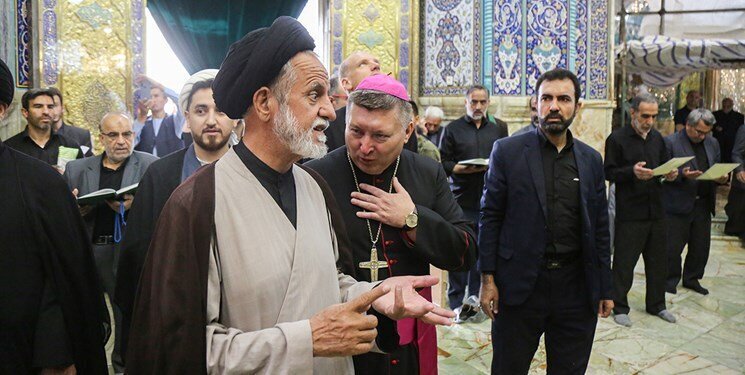 سفیر واتیکان در حرم حضرت معصومه سلام الله علیها+تصاویر