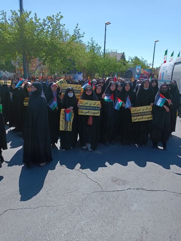 طنین شعار اتحاد امت اسلام در میدان ۱۵ خرداد مشهد| حماسه حضور یکبار دیگر تکرار شد+ فیلم طنین شعار اتحاد امت اسلام در میدان ۱۵ خرداد مشهد| حماسه حضور یکبار دیگر تکرار شد+ فیلم