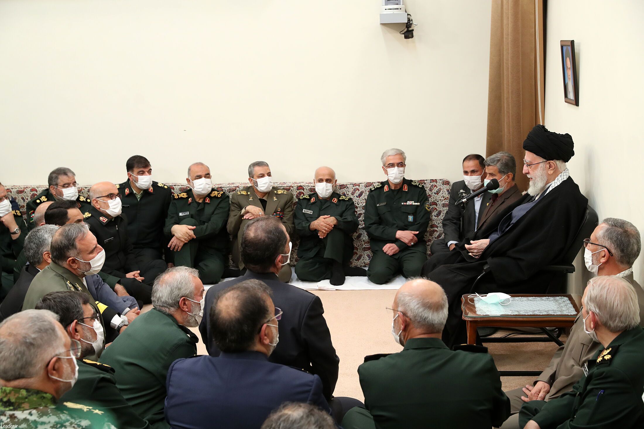 رهبر انقلاب خطاب به فرماندهان نیروهای مسلح: به هیچ حدی از پیشرفت قانع نباشید و بدون توقف به جلو بروید+ فیلم و عکس رهبر انقلاب خطاب به فرماندهان نیروهای مسلح: به هیچ حدی از پیشرفت قانع نباشید و بدون توقف به جلو بروید+ فیلم و عکس