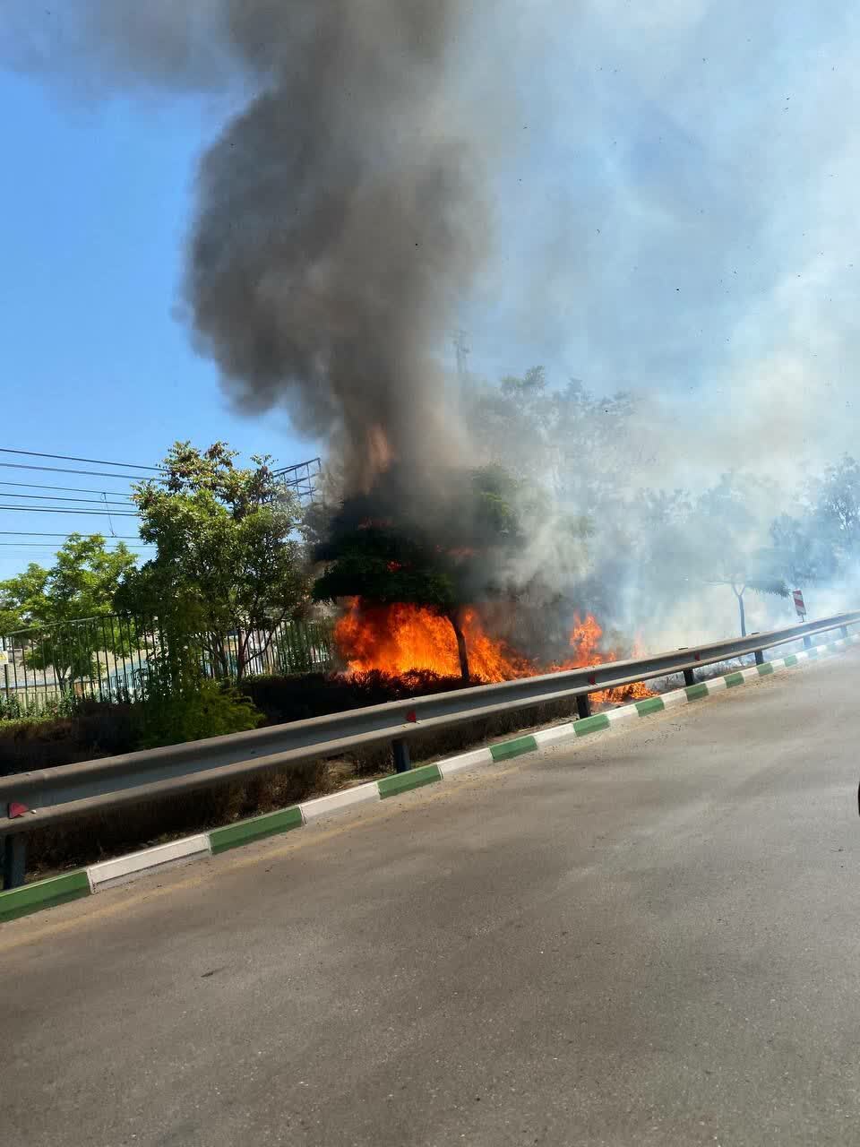 آتش سوزی انتهای وکیل آباد خللی در خدمات قطارشهری مشهد وارد نکرد + عکس آتش سوزی انتهای وکیل آباد خللی در خدمات قطارشهری مشهد وارد نکرد + عکس
