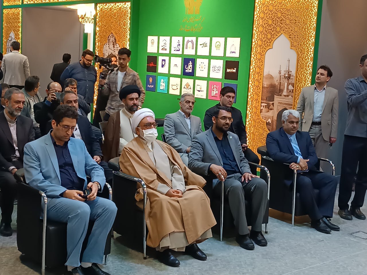 شانزدهمین نمایشگاه بین‌المللی قرآن کریم در مشهد آغاز به کار کرد + فیلم