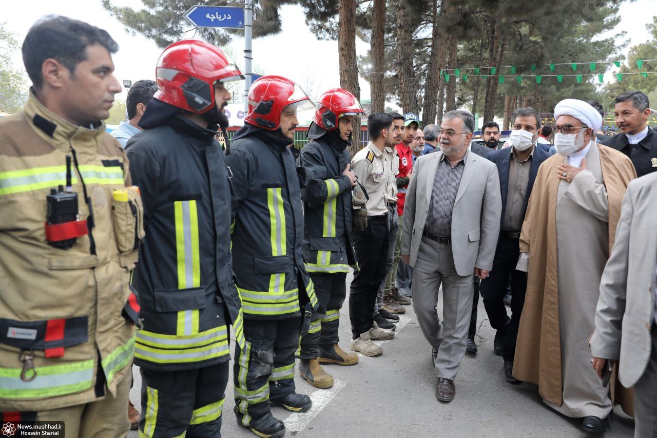 بازدید تولیت آستان قدس رضوی، فرماندار و سرپرست شهرداری مشهد از روند خدمت‌رسانی به زائران نوروزی