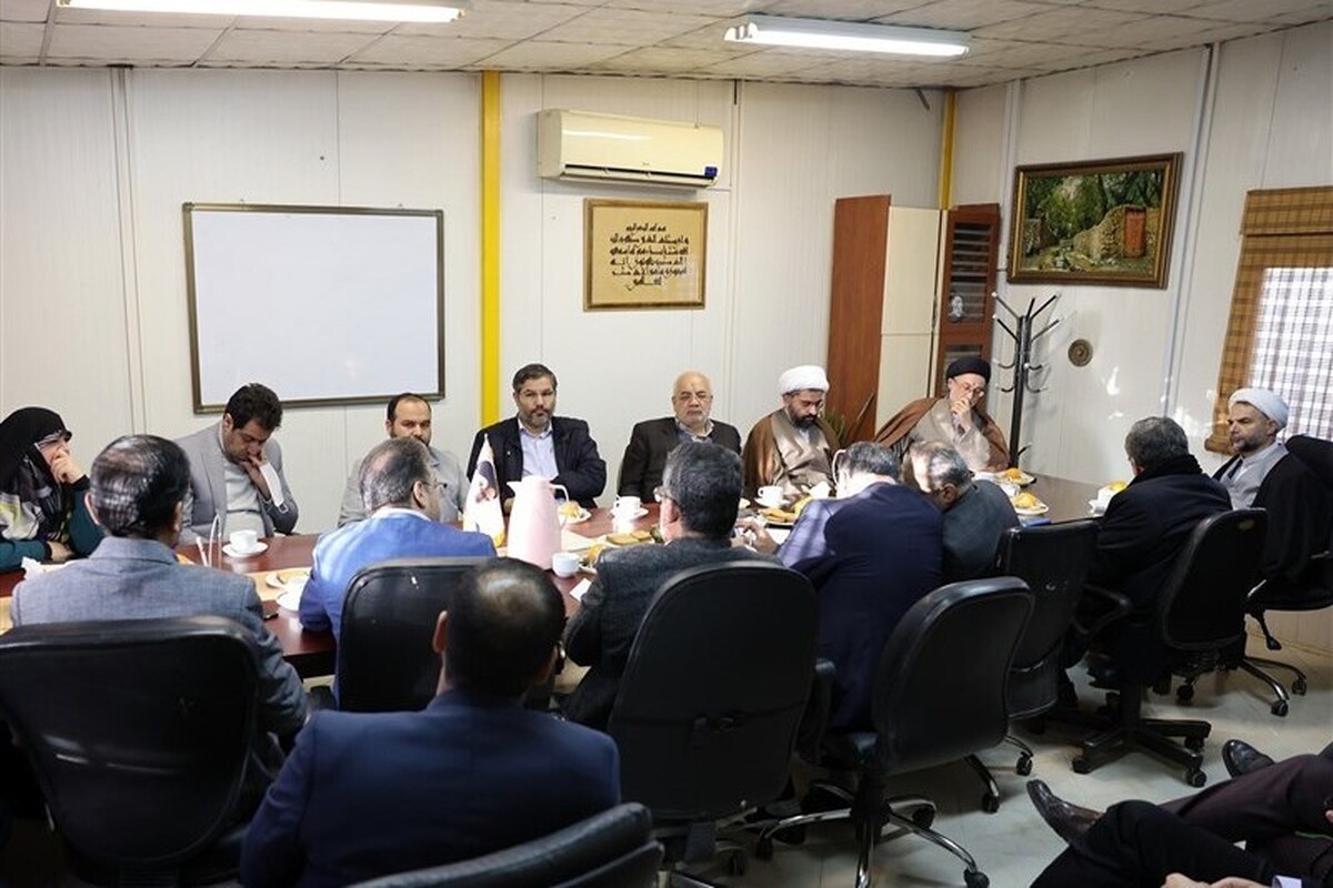جلسه مشترک با حضور مدیرکل دادگستری خراسان رضوی و مدیران شهری برای ایجاد کارگروه ویژه و اعمال تغییرات جدی دستورالعمل برخورد و مواجهه با متکدیان و معتادان برگزار شد.