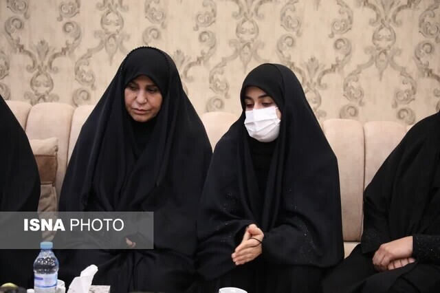 دیدار نماینده رهبر معظم انقلاب در استان با خانواده سردار شهید موسوی دیدار نماینده رهبر معظم انقلاب در استان با خانواده سردار شهید موسوی
