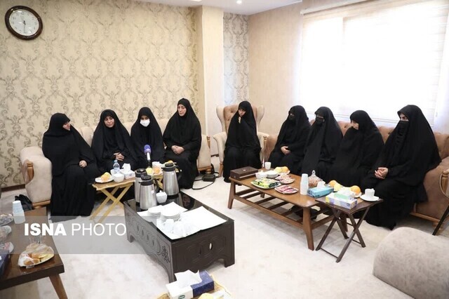 دیدار نماینده رهبر معظم انقلاب در استان با خانواده سردار شهید موسوی دیدار نماینده رهبر معظم انقلاب در استان با خانواده سردار شهید موسوی