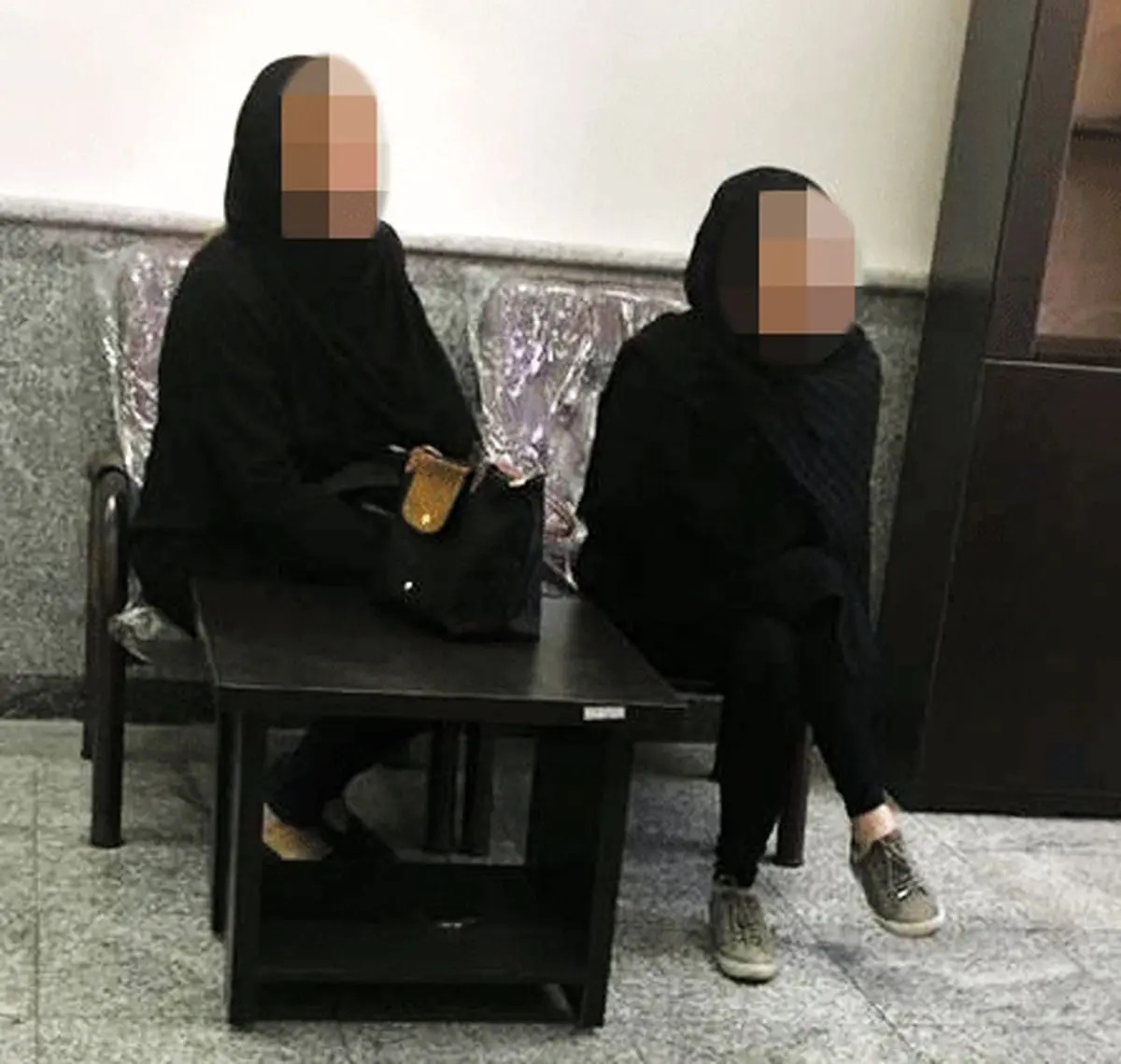 اعتراف ۲ زن جنایتکار به قتل پیرمرد تنها در کرج + عکس اعتراف ۲ زن جنایتکار به قتل پیرمرد تنها در کرج + عکس