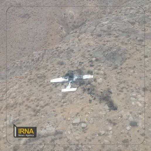 عکس هوایی از لاشه هواپیما آموزشی سانحه دیده در ارتفاعات ساوجبلاغ | عکس