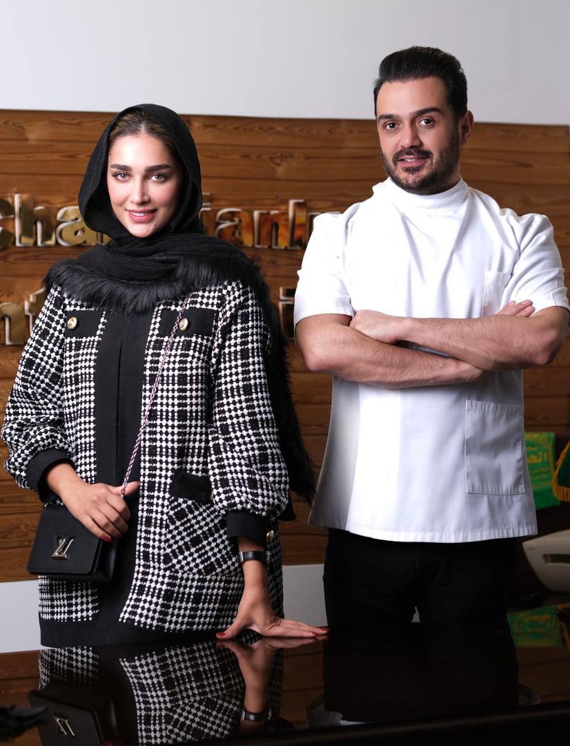 آناشید حسینی کیست؟ آناشید حسینی کیست؟