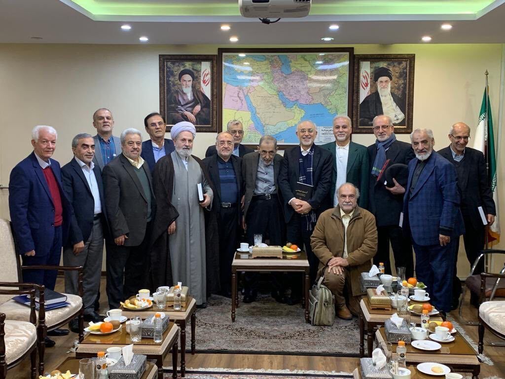 چه اتفاقی برای علیاکبر ولایتی افتاده است؟! + عکس چه اتفاقی برای علیاکبر ولایتی افتاده است؟! + عکس