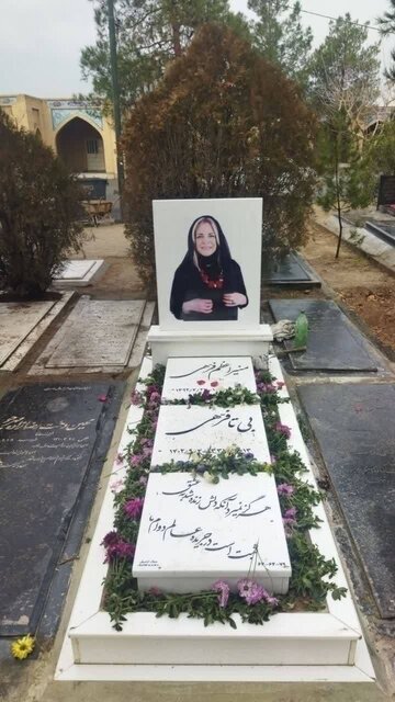 ماجرای بازگشت عکس سنگ مزار «بیتا فرهی» چیست؟ + عکس ماجرای بازگشت عکس سنگ مزار «بیتا فرهی» چیست؟ + عکس