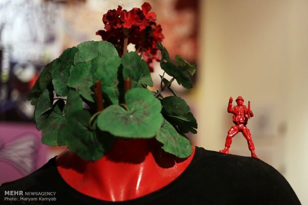 نگاهی به برگزیدگان ادوار طوبای زرین جشنواره هنرهای تجسمی فجر نگاهی به برگزیدگان ادوار طوبای زرین جشنواره هنرهای تجسمی فجر