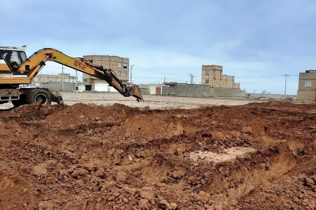 فرماندار سرخس گفت: عملیات اجرایی ساخت ۱۱۴ واحد منازل نهضت ملی مسکن در ۲ شهر سرخس و مزداوند این شهرستان آغاز شده است.