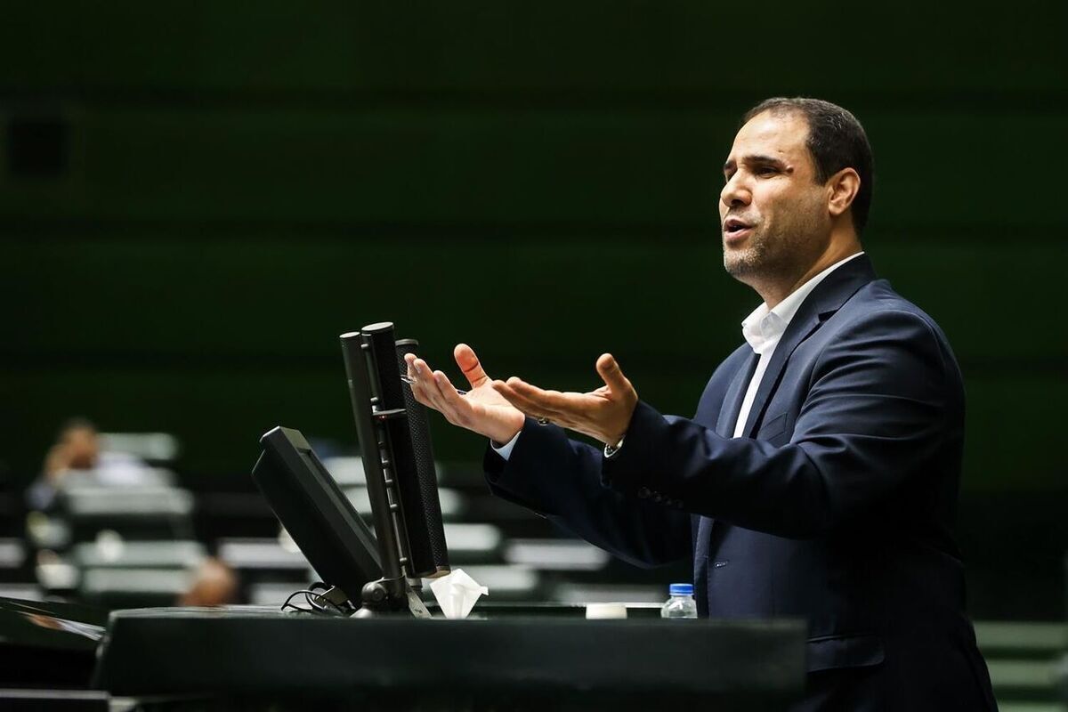 وزیر آموزش و پرورش گفت: هزار پروژه آموزشی در روز ۱۳ بهمن افتتاح می‌شود همچنین هر مدرسه باید یک ستاد برای برگزاری جشن‌های انقلاب اسلامی باشد.