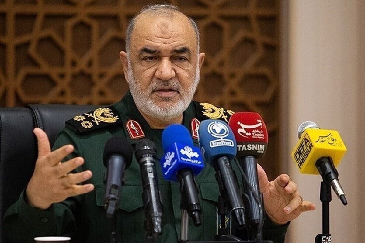 فرمانده کل سپاه پاسداران گفت: گاه دشمنان تهدید می‌کنند و این روز‌ها هم از میان کلمات مقامات آمریکایی برخی تهدیدات را می‌شنویم، ما به آن‌ها می‌گوییم شما ما را آزموده‌اید و همدیگر را می‌شناسیم، هیچ تهدیدی را بدون پاسخ نمی‌گذاریم.