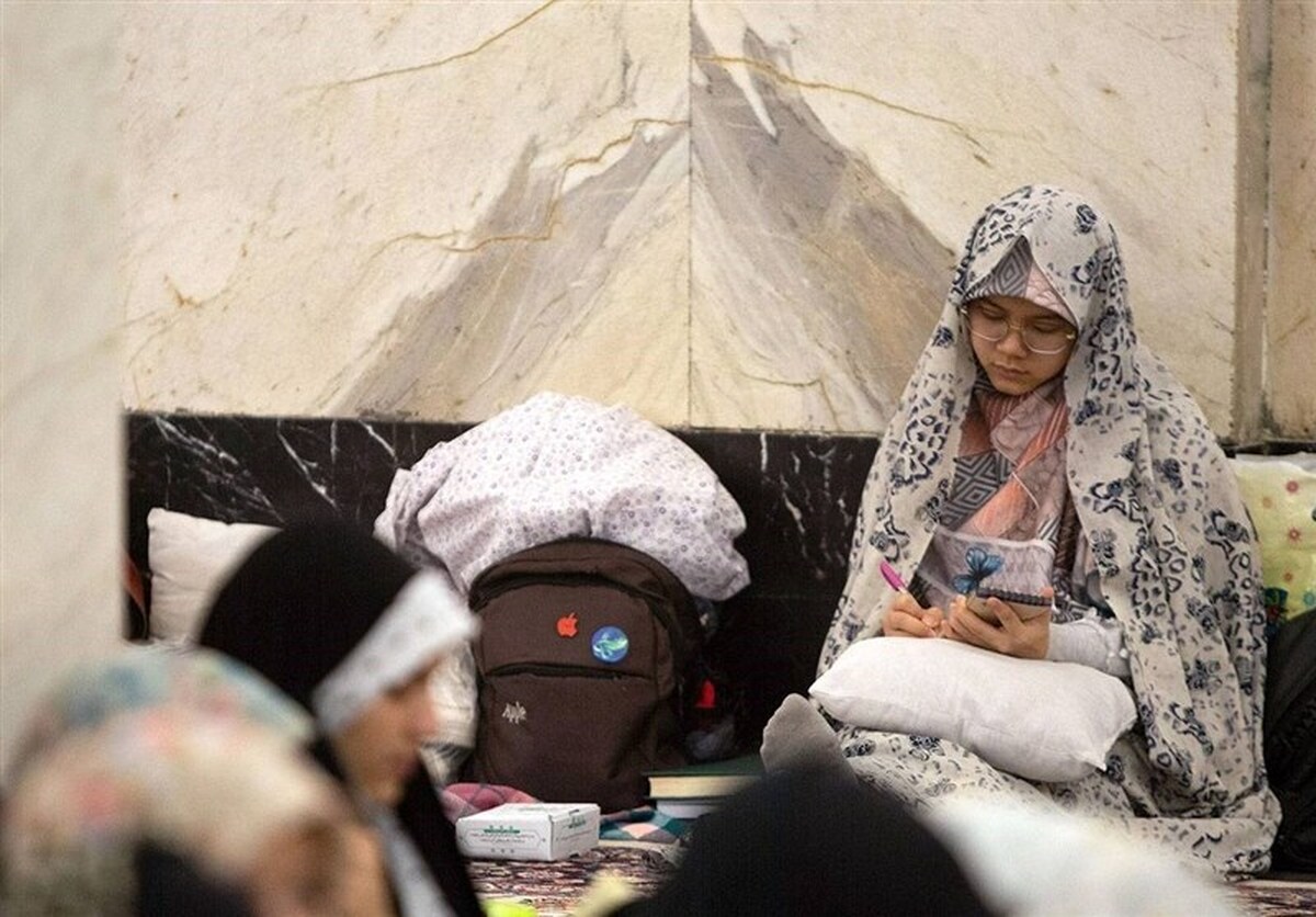 در روزهای گذشته ویدئویی از حس و حال خوب دختران نوجوان که در مراسم اعتکاف امسال شرکت کرده بودند منتشر شد که در فضای مجازی مورد توجه کاربران قرار گرفته است.