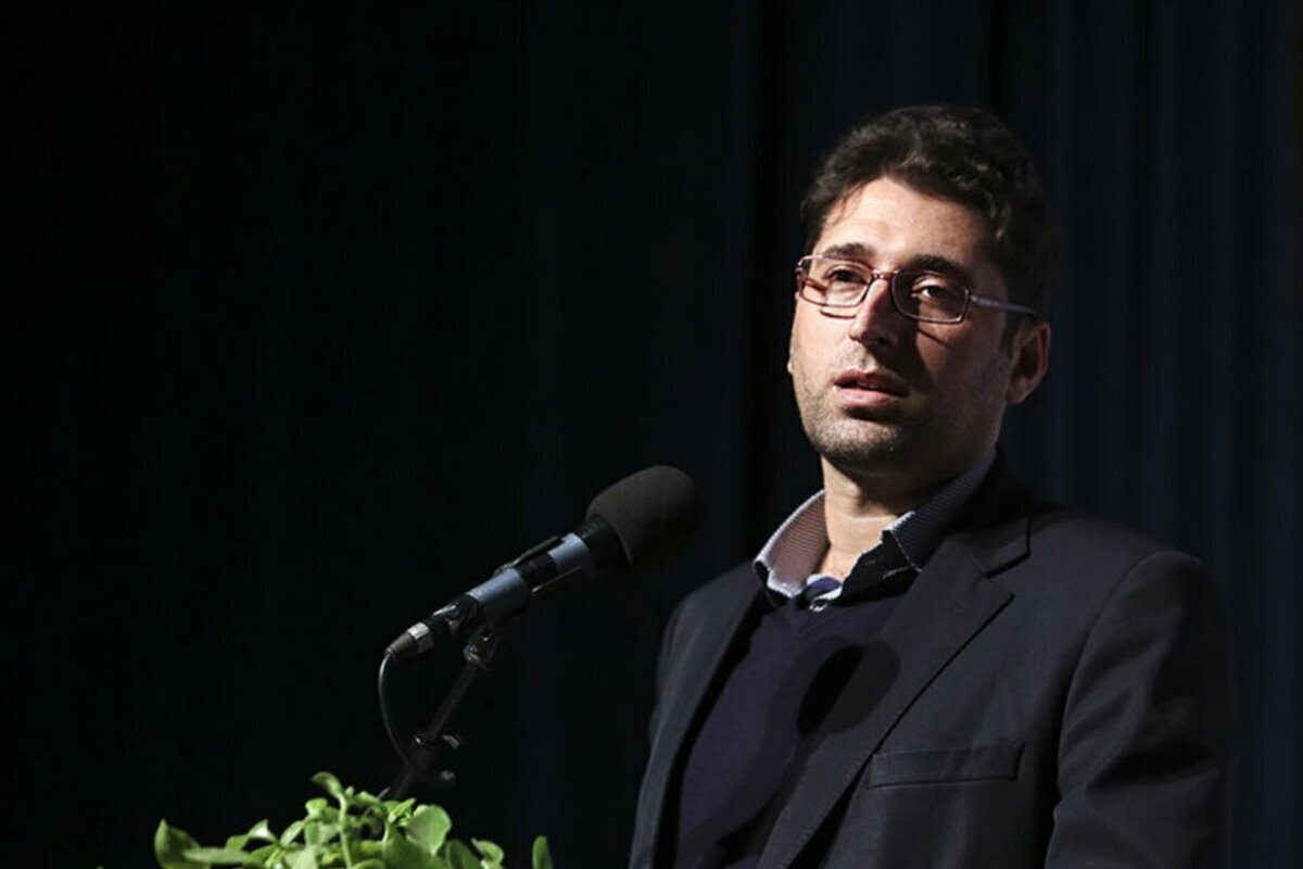 مدیر کل فرهنگ و ارشاد اسلامی خراسان رضوی گفت: انقلاب اسلامی کاری که در هنر‌های تجسمی کرد، هنرمند را به فطرت خود و به آن پاکی و زلالی ناشی از توحید برگرداند.