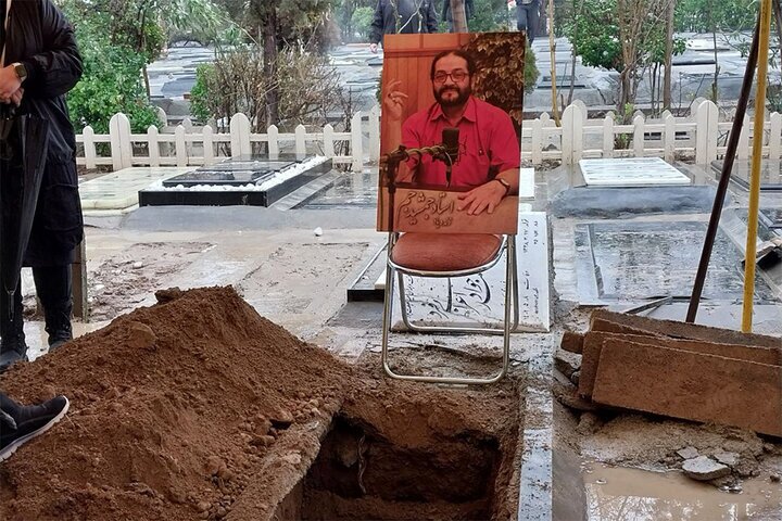 مزار خواننده «یار دبستانی من» + عکس مزار خواننده «یار دبستانی من» + عکس