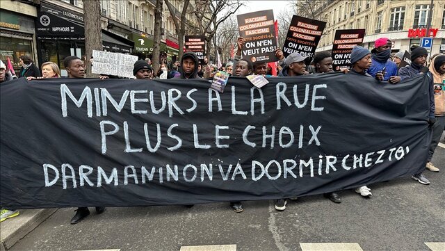 مردم پاریس برای صلح و عدالت در غزه تظاهرات کردند مردم پاریس برای صلح و عدالت در غزه تظاهرات کردند