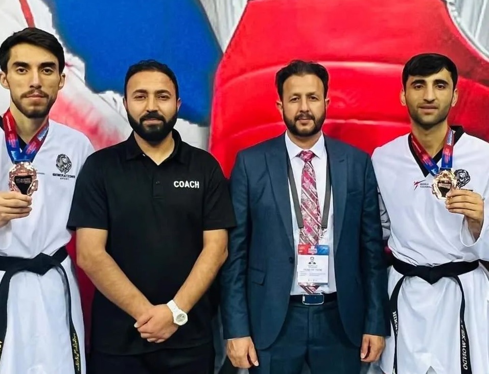 محسن رضایی تکواندو کار افغانستانی ساکن مشهد به مدال برنز مسابقات امارات دست یافت