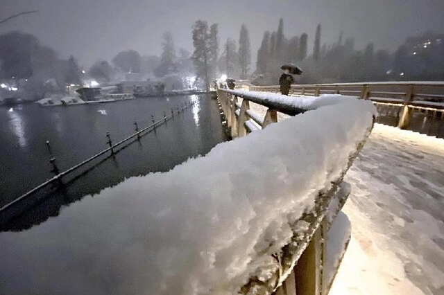۱۰۰ نفر در نتیجه بارش سنگین برف در توکیو مصدوم شدند ۱۰۰ نفر در نتیجه بارش سنگین برف در توکیو مصدوم شدند