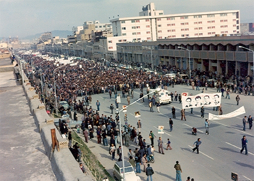 سفیدپوشان در صف اول قیام سفیدپوشان در صف اول قیام