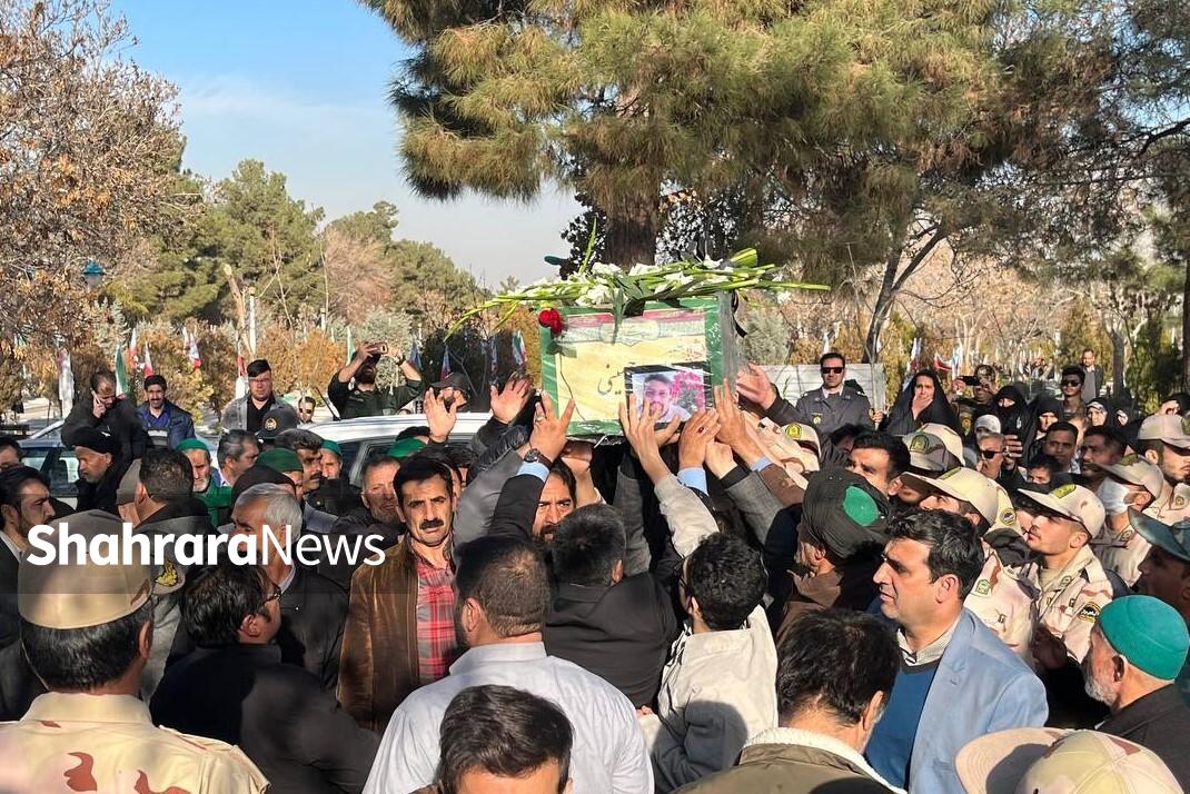 غبارروبی گلزار شهدای بهشت رضا توسط پرنسل یگانهای نیروهای مسلح خراسان رضوی غبارروبی گلزار شهدای بهشت رضا توسط پرنسل یگانهای نیروهای مسلح خراسان رضوی