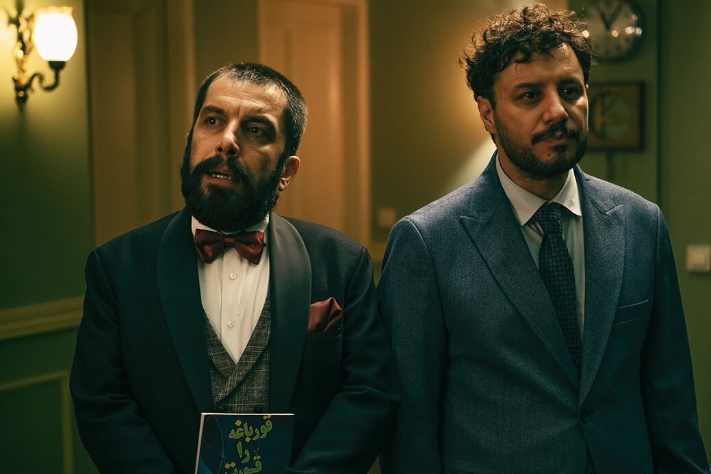 معرفی فیلم «تمساح خونی» اثر جواد عزتی+بازیگران،خلاصه داستان و عکس معرفی فیلم «تمساح خونی» اثر جواد عزتی+بازیگران،خلاصه داستان و عکس